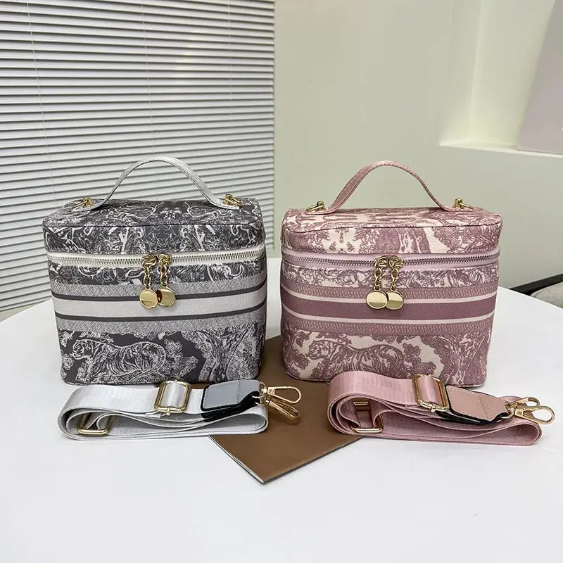 2024 New Toilet Bag Women's Bag Makeup Bag Fashion Style