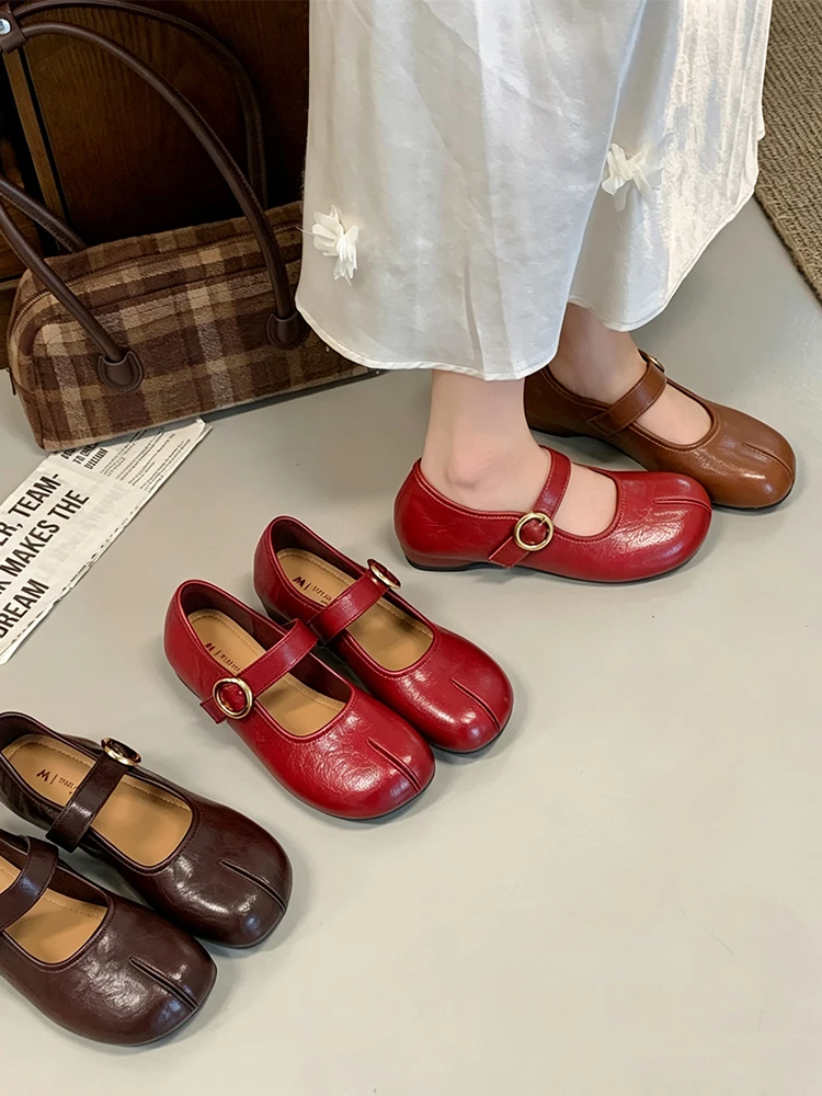 Retro Mary Jane Heightening Women's Single Shoes Birkens Fake Split Toe Bean Bean Shoes Small Leather Shoes Fashionable round...