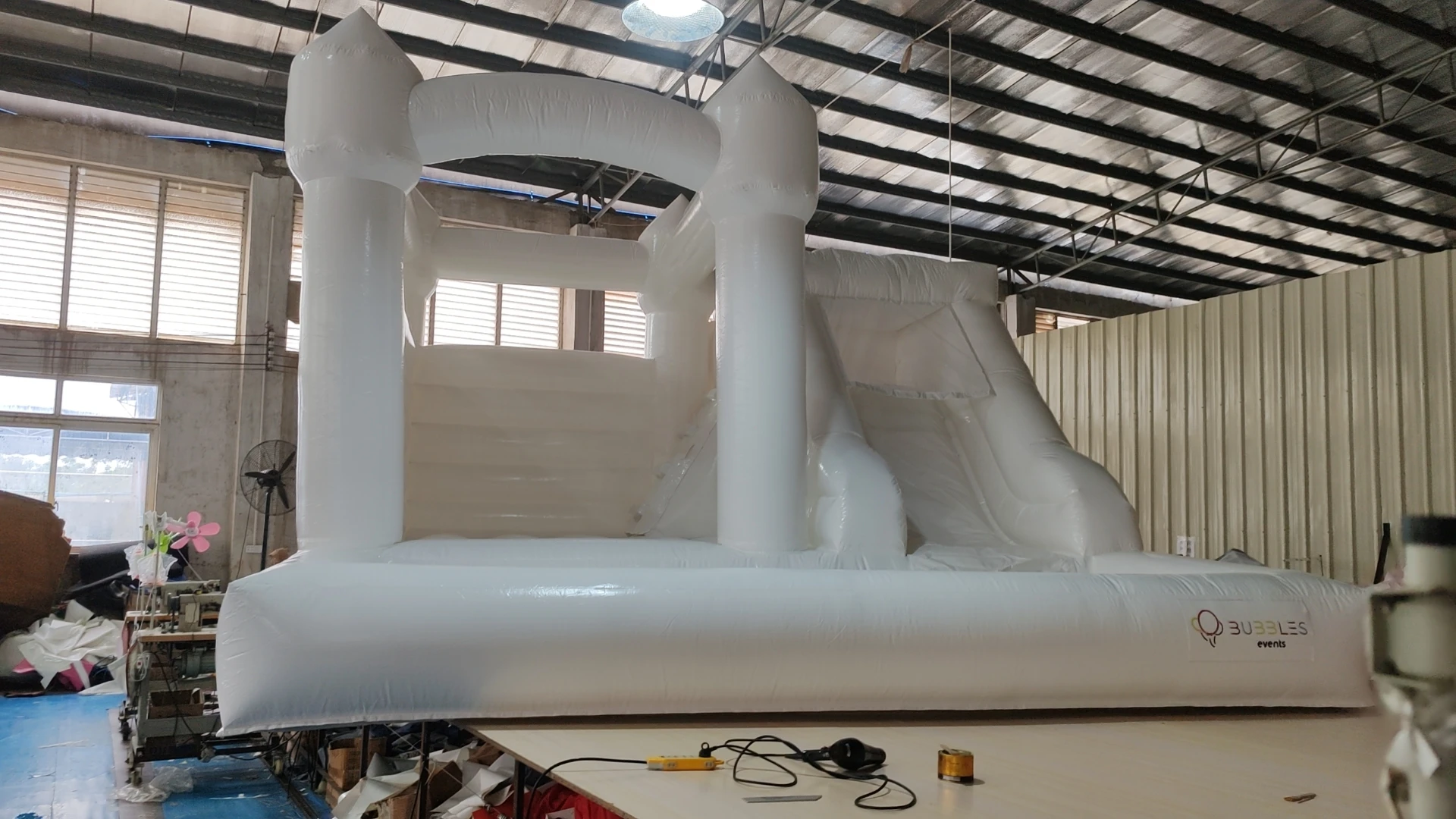 Inflável White Bounce House, Jumper ao ar livre, Bouncer adulto, Castelo de PVC, Ball Pit para festa, Combo Slide, 15ft