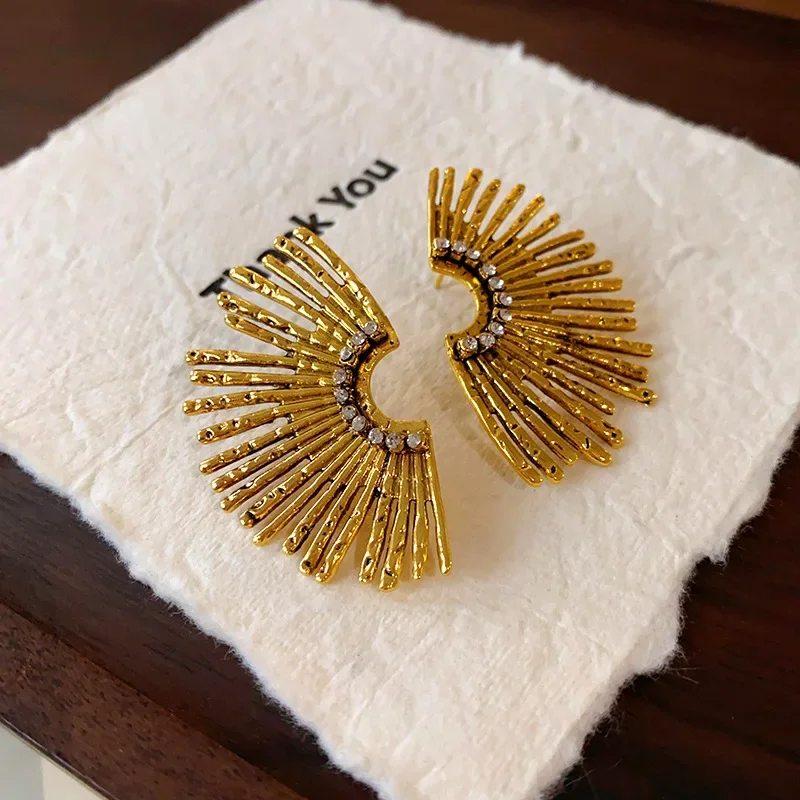 Inlaid Rhinestone Fan-shaped Wing Hollow Earrings for Women Exaggerated Stud  Earrings Light Luxury and High-end Wedding Jewelry