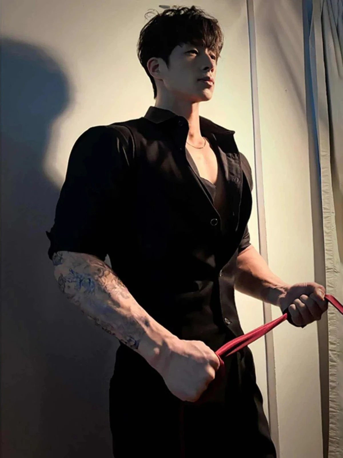 

Bla Durable Long Sve irt Faionable Urban Sle Youth Spring Autumn Wear Slim Fit Muscular Displang M Dr irt