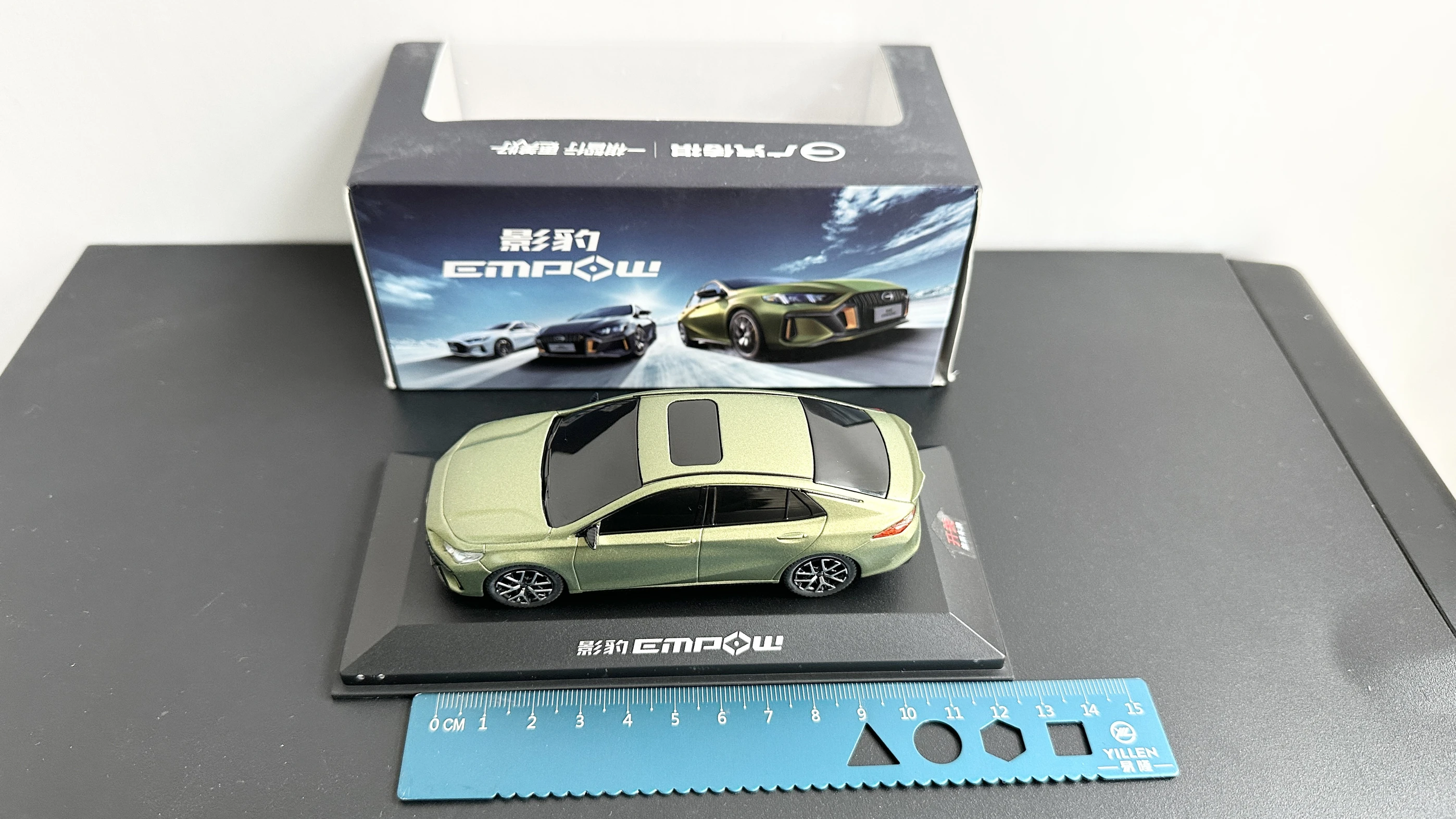 GAC Trumpchi، Yingbao، نموذج السيارة الأصلي 1:43 مجموعة نماذج السيارة المصنوعة من خليط معدني مع الضوء والصوت