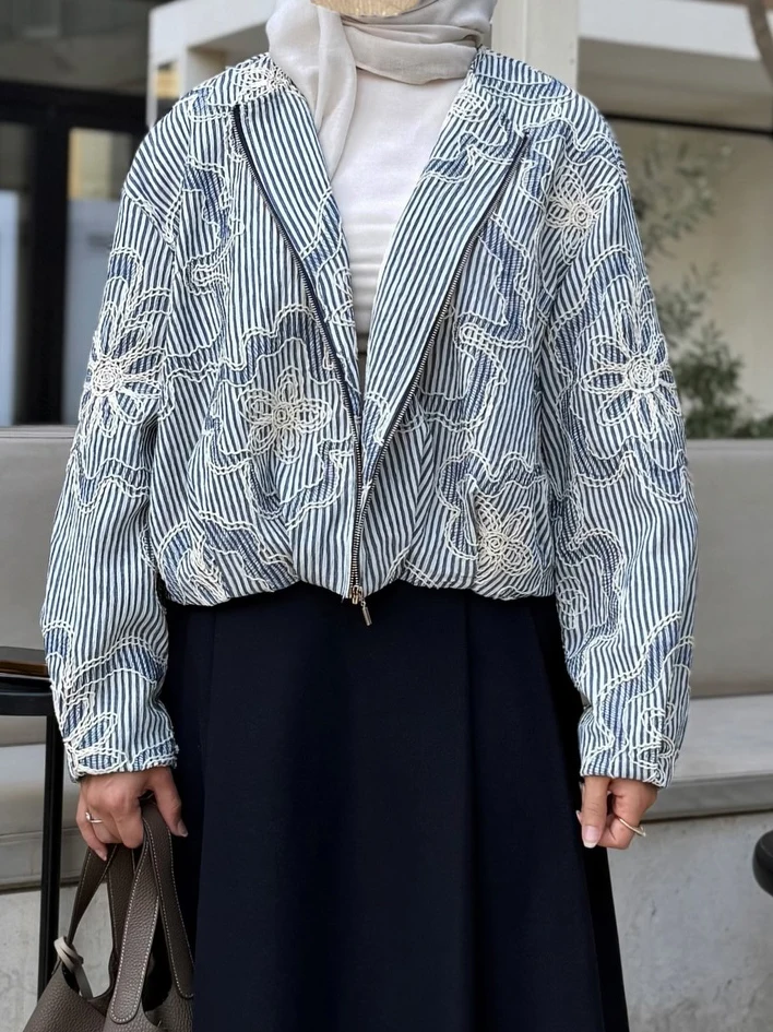 

Flower Embroidery Textured Bomber Jacket Women Autumn New O-Neck Long Sleeve Zipper Streetwear Fashion Short Outerwear Jackets