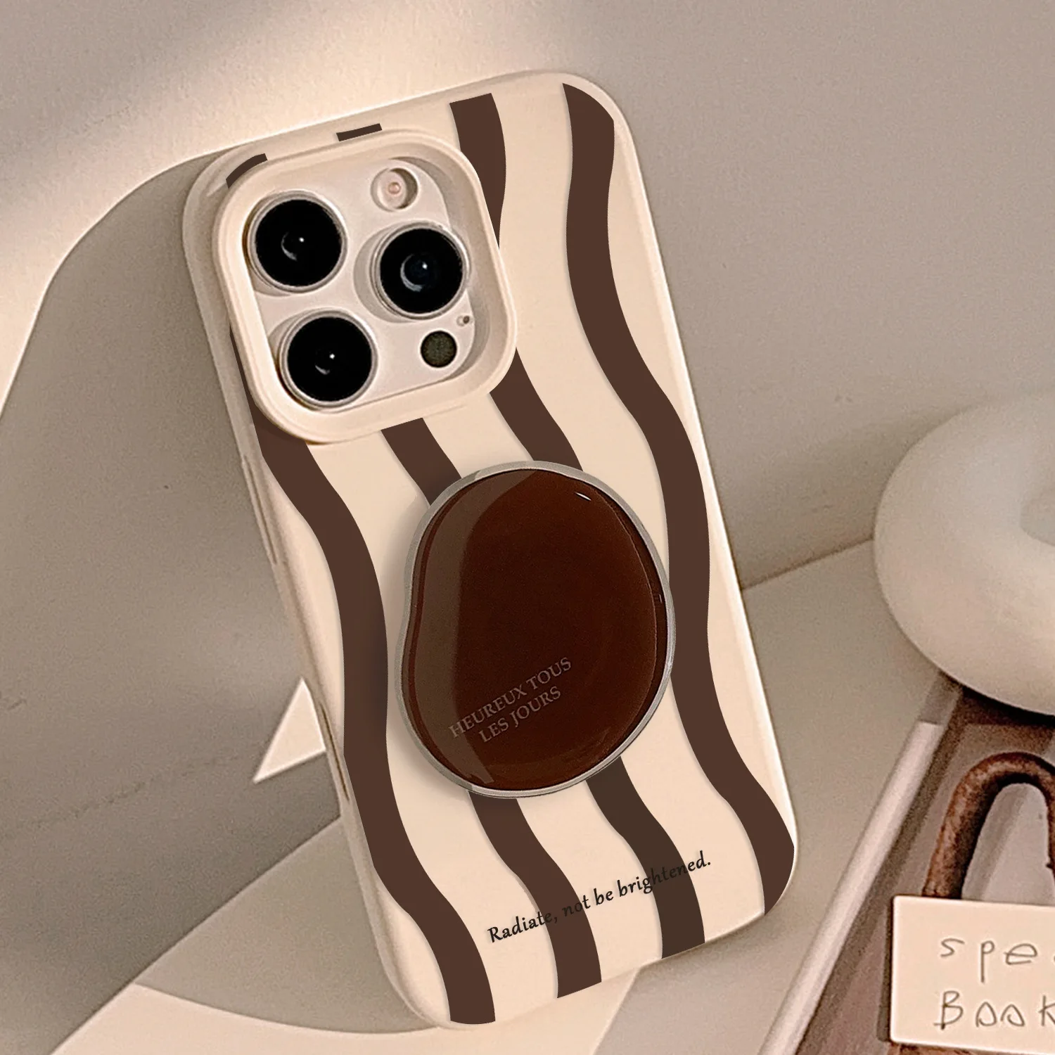 Personalidad geometría marrón rayas onduladas grano de café con soporte funda de teléfono para iPhone 17 16 15 14 13 12 Pro Max Plus