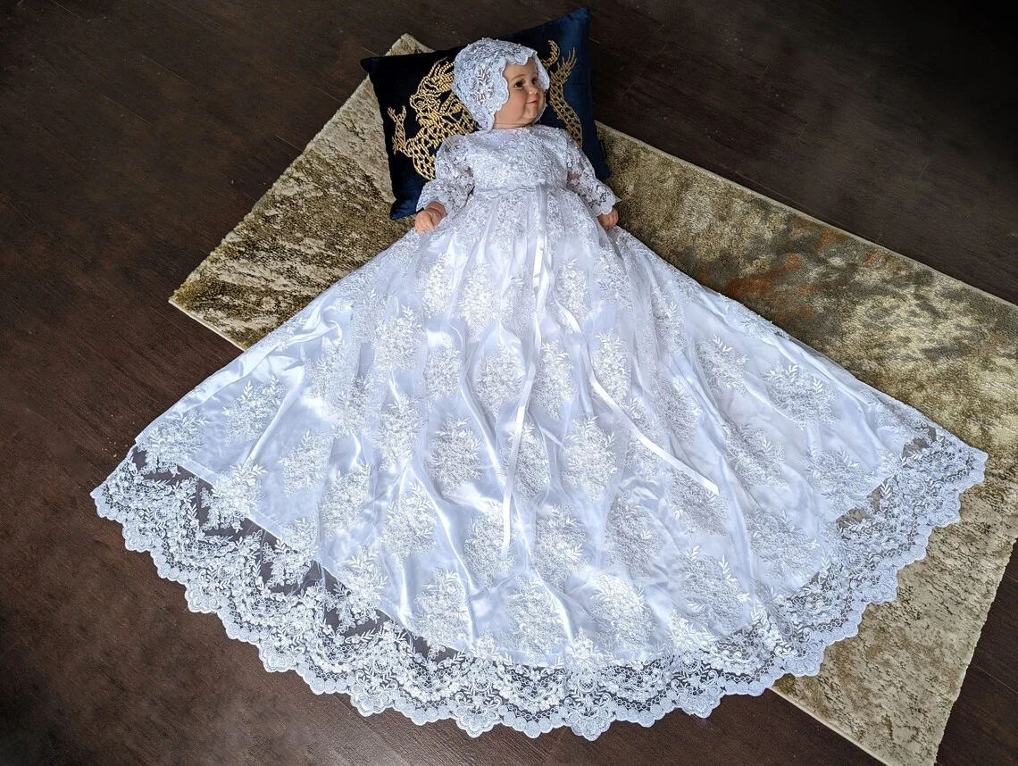 Elegant Ball Gown Baby Christening Gowns Luxury Lace Appliques Girls Baptism Long Sleeves Kids Birthday First Communion Dresses