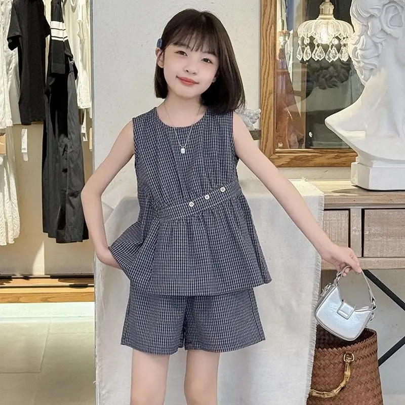 

Комплект летней одежды для детей-подростков, детские клетчатые шорты в жилетке, комплект из двух предметов для твиса, одежда для девочек, повседневная одежда