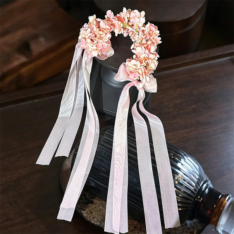 Traumhafter Wald-Braut-Haarschmuck mit Hortensienblüten, Einfaches Weißes Handgefertigtes Stoff-Haarband – Detail 6