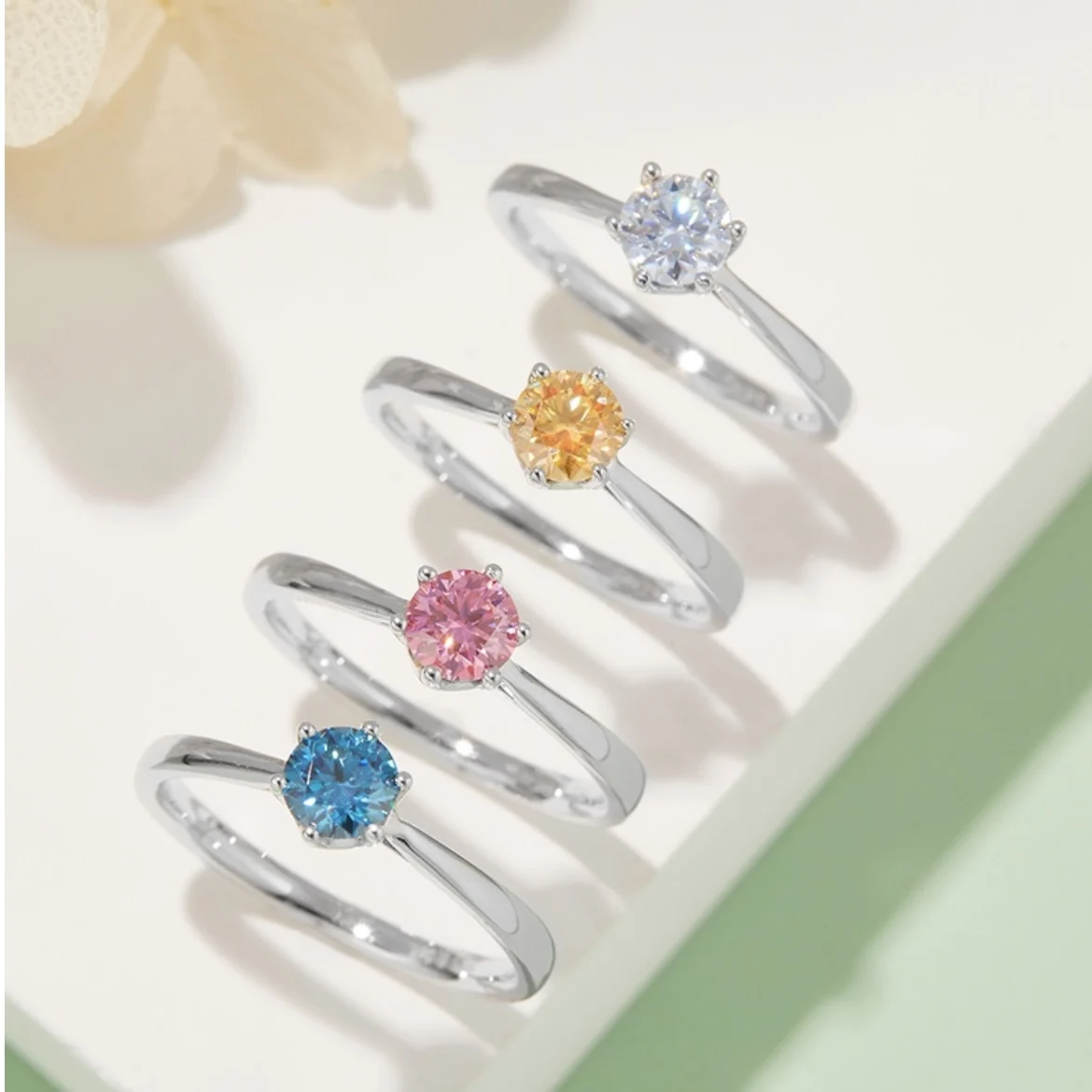 

Classic S925 Sterling Silver Ring White Gold Plated 0.5CT Moissanite Diamond Women Rings