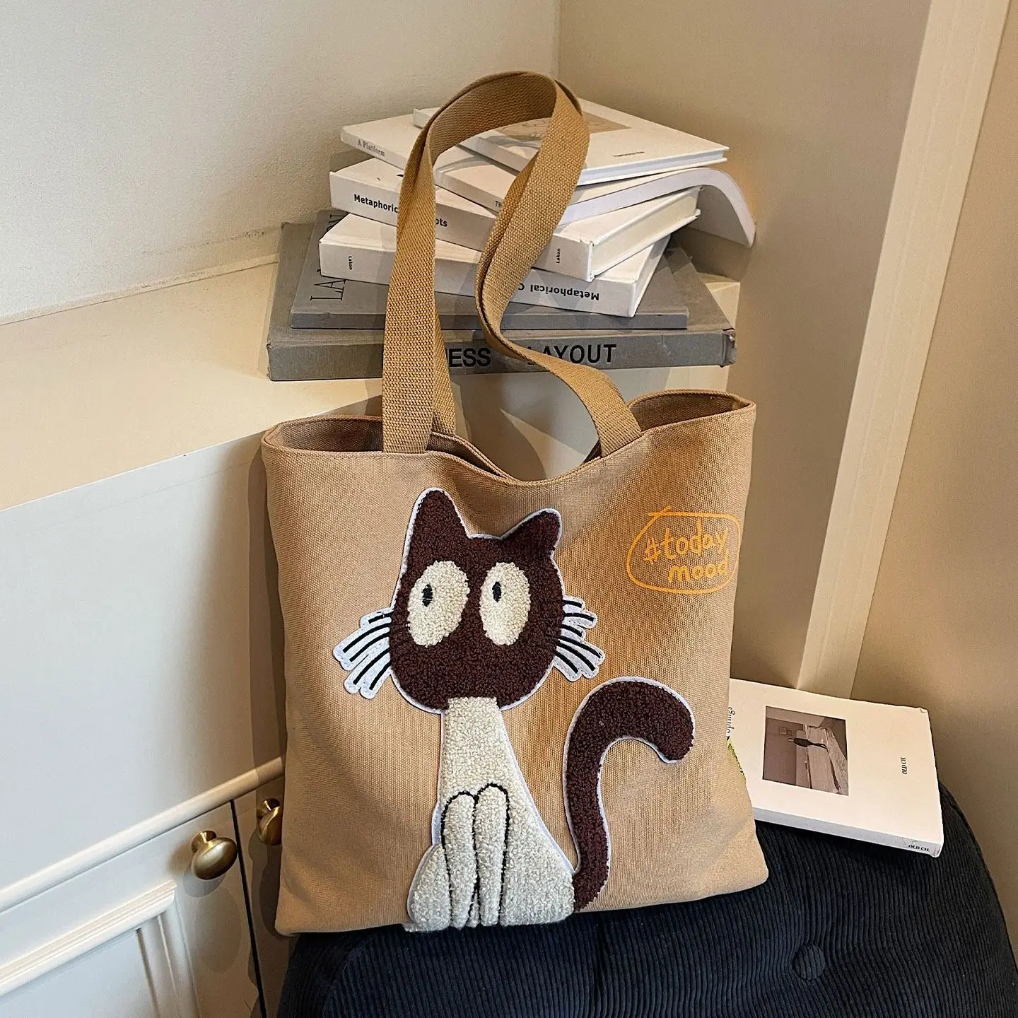 

Trendy Large Capacity Canvas Bag Lightweight Shoulder College Class Commute Women's Bag Cartoon Design Fashionable 2026 N...