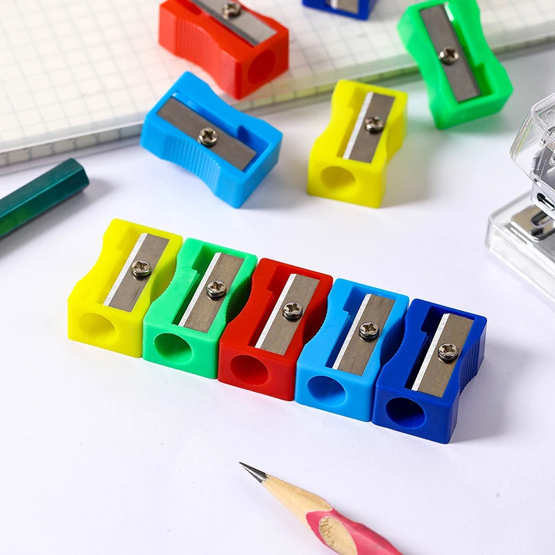 Sacapuntas de plástico Rectangular para estudiantes y niños, Mini sacapuntas portátil de un solo orificio, Simple, de color, material de papelería, suministro escolar, 20 piezas