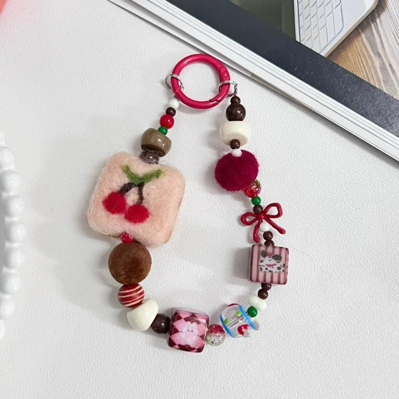 

Cherry Felt Handmade Mobile Phone Chain Beaded Bag Pendant