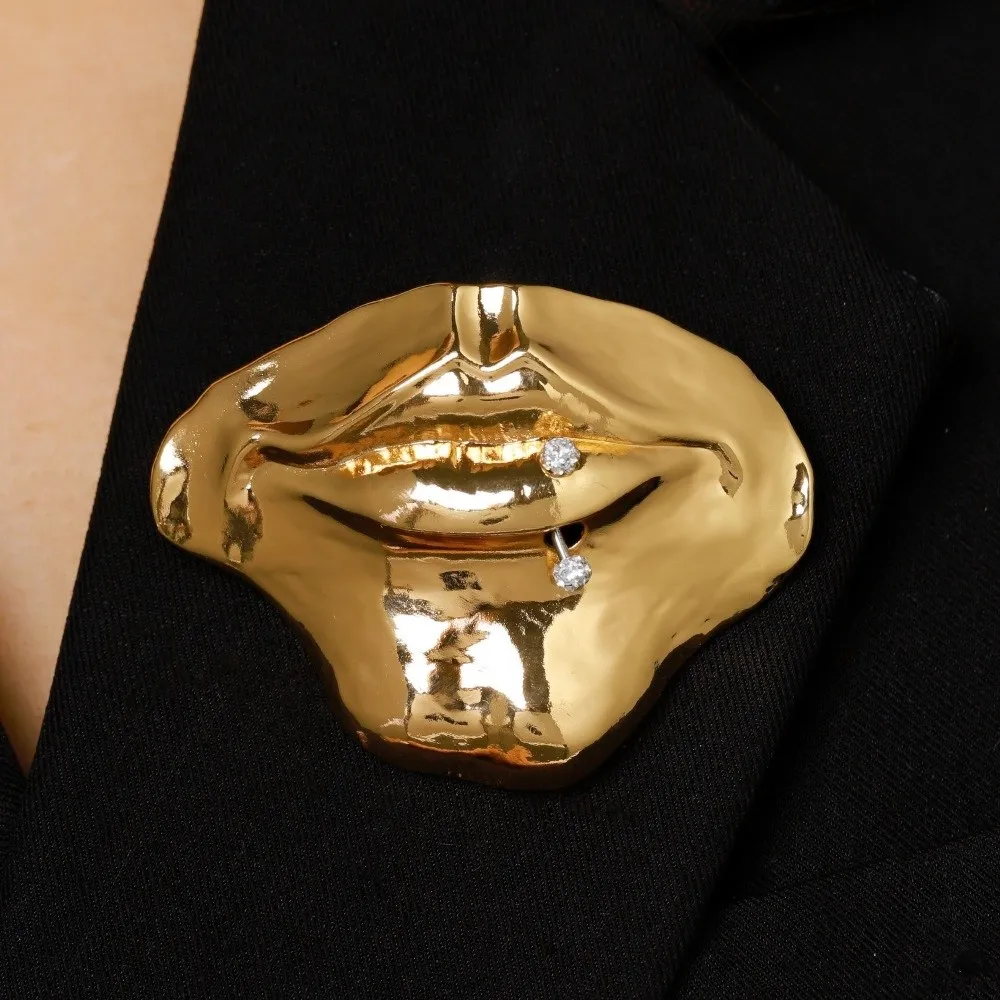 Vintage Gift Exaggerated Lip Brooches Party Clothing Cloth Decoration Artistic Lip Brooch Abstract Mouth Brooch Women and Men