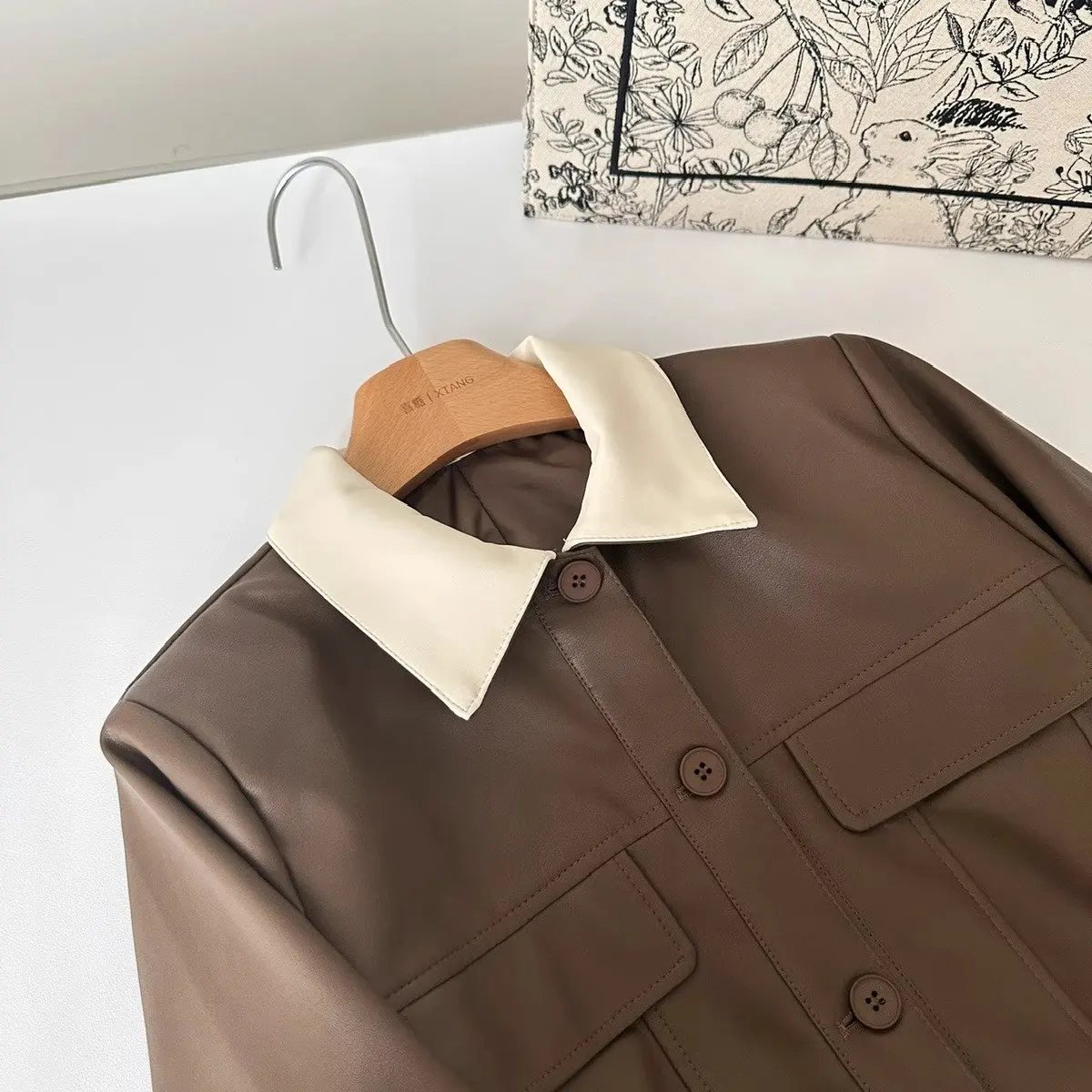 Moda cor contraste couro do plutônio jaqueta feminina manga longa único breasted casaco curto primavera outono casual outerwear topos