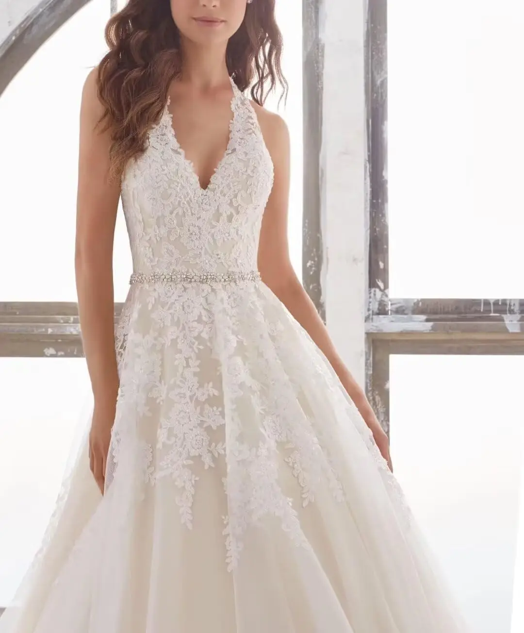 ชุดแต่งงานผ้าทูลสำหรับเจ้าสาวปี 2025 ชุดเจ้าสาวทรงเอไลน์หรูหรา ชุดแต่งงานทรงบอลกาวน์