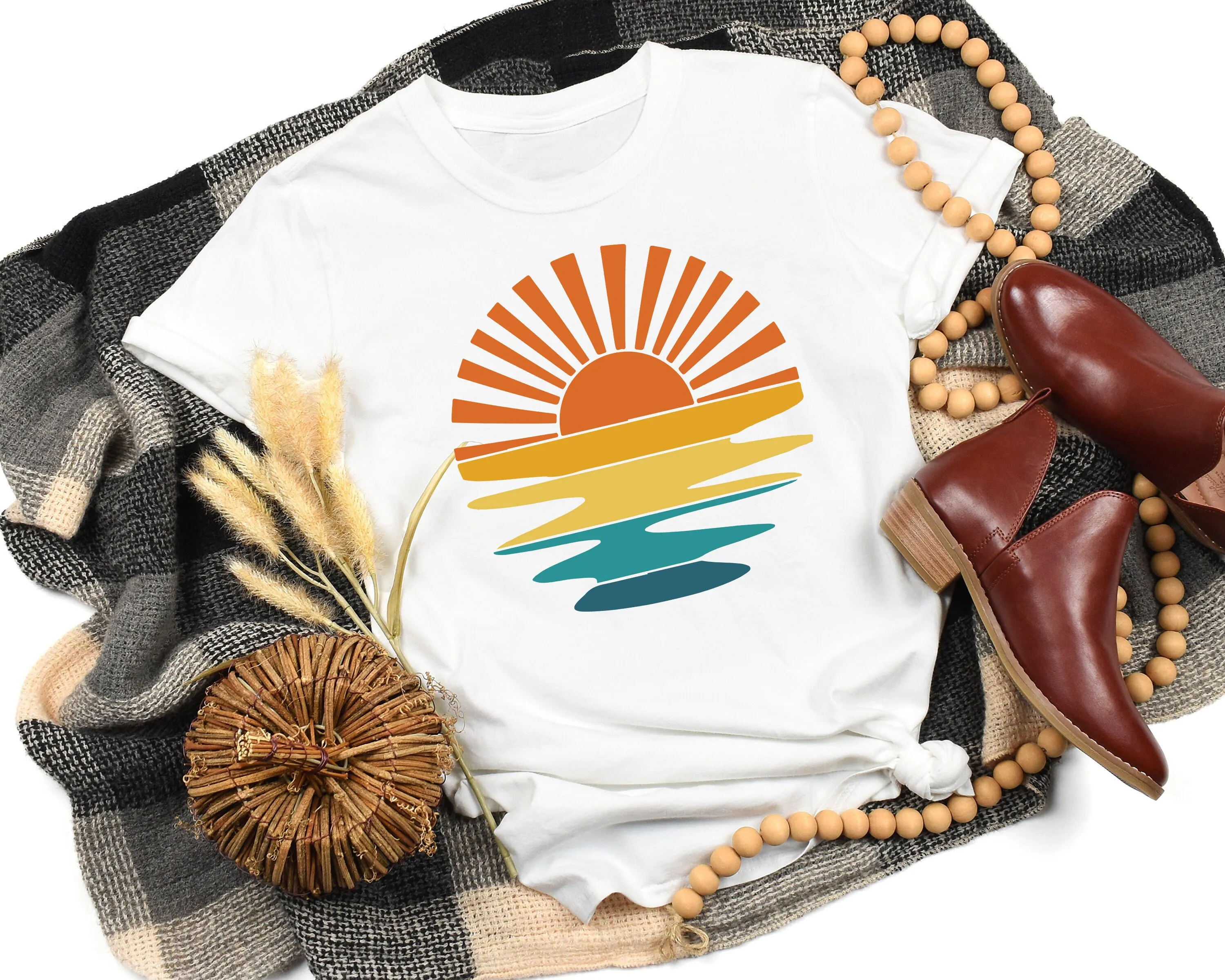 Retro Sunset Rays T Shirt Sun Holiday Clothing For Women Sunshine Beach Trip Beachy Vibes Summer Vacation