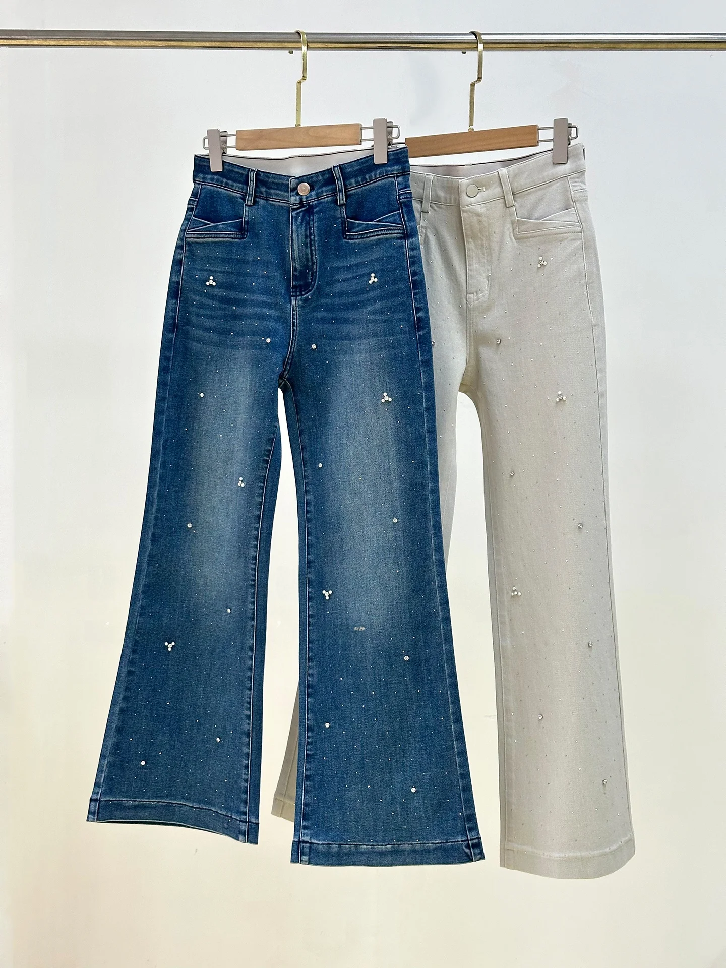 

Slimming Pearl Embedded Jeans Flared Pants Women's Early Spring New Sle Luxury Cotton Soft l Waist Button Closure