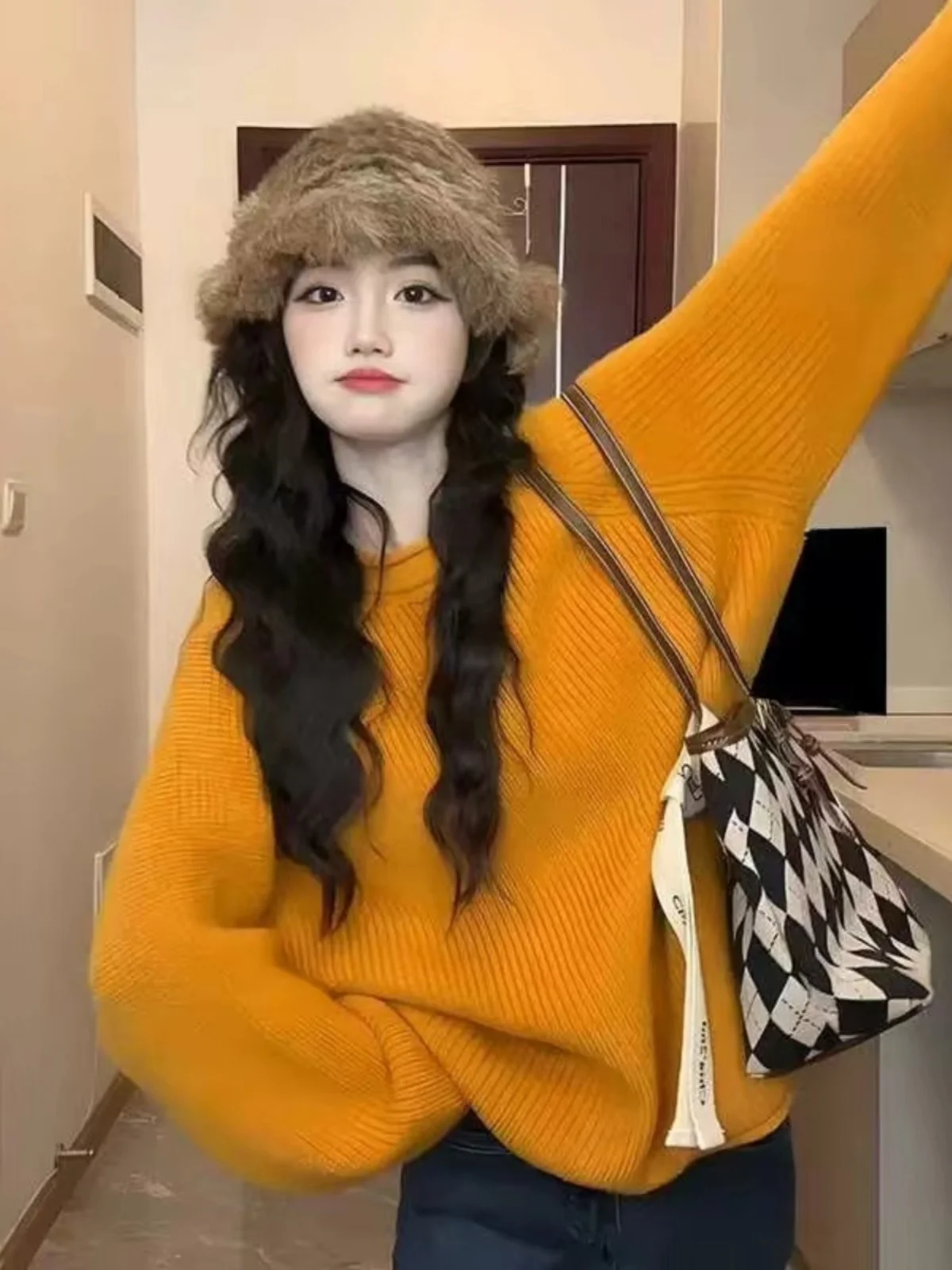 

Orange Knitted Sweater Women's Loose Long Sve Spring Outerwear Lazy Sle Sweet Japanese Faion Thiened round Ne Top