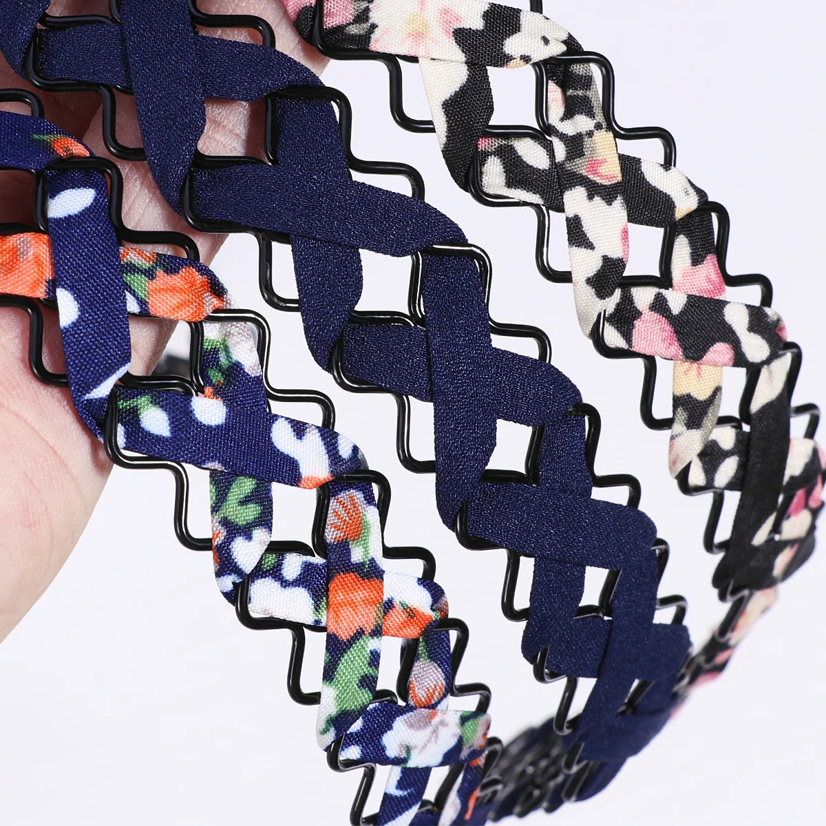 

3Pcs Hollow Woven Metal Hairband Women One Size Fits All Durable Comfortable Hair Hoop for Daily Wedding Party