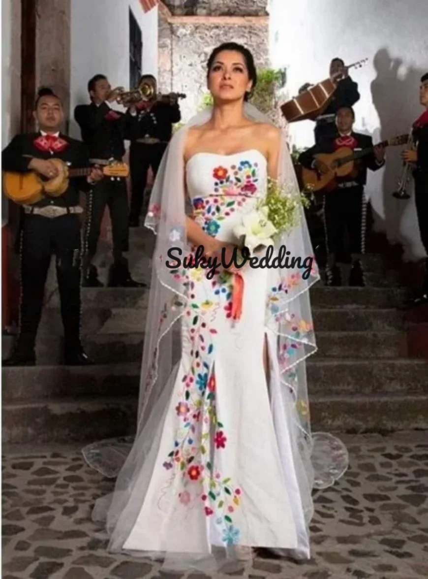 Mexican Floral Embroidered Mermaid Wedding Dresses Sunflower Western Country Wedding Gowns Garden Bridal Gowns Customized