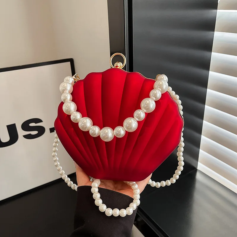 

Персонализированные модные сумки-кроссбоди с жемчужными цепочками 2026: Новая весенняя коллекция, однотонные универсальные женские сумки через плечо