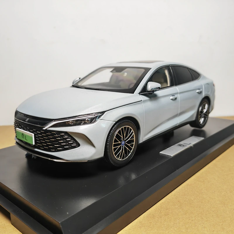

Оригинальная модель автомобиля BYD Qin L 1:18 2024, новая модель автомобиля из сплава BYD
