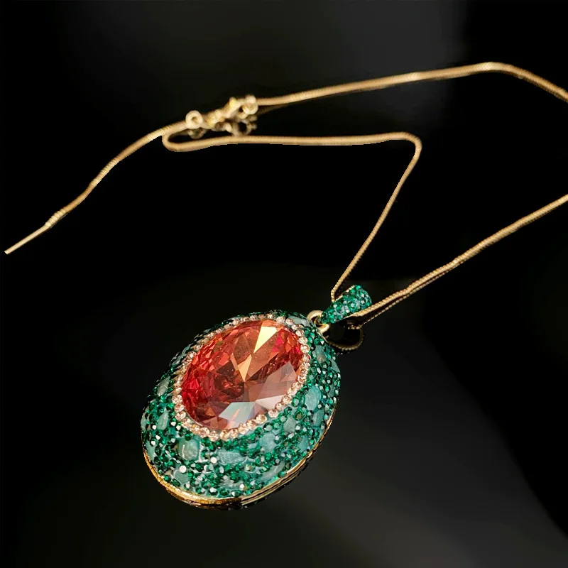 Europese en Amerikaanse stijl nobel groen kristal lichtgevoelige kleurveranderende sultan steen verkoperde legering damesketting