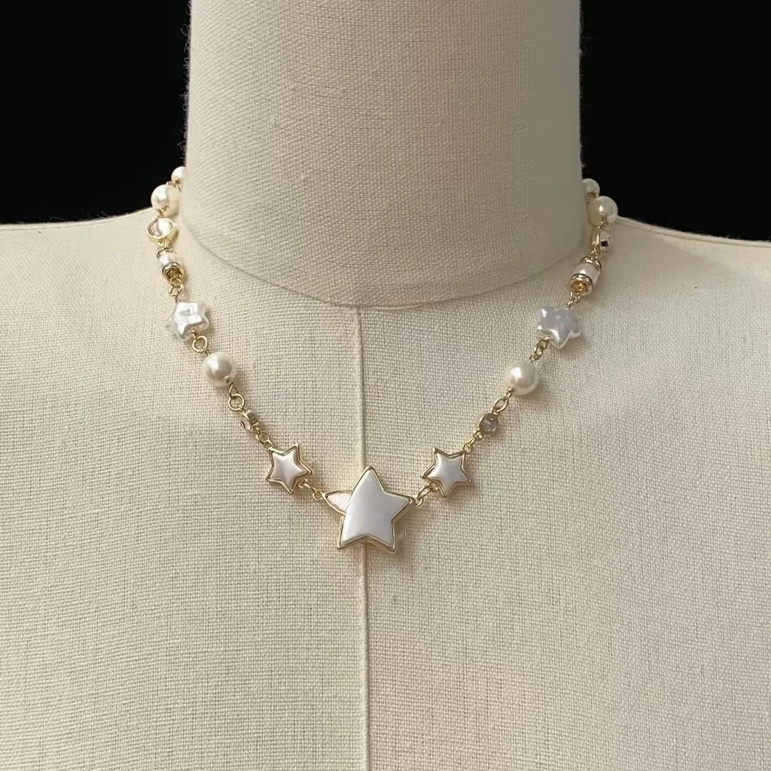 

Жемчужное ожерелье со стразами, маленькая ароматная цепочка знаменитостей, темперамент, универсальная цепочка на ключицу 2025