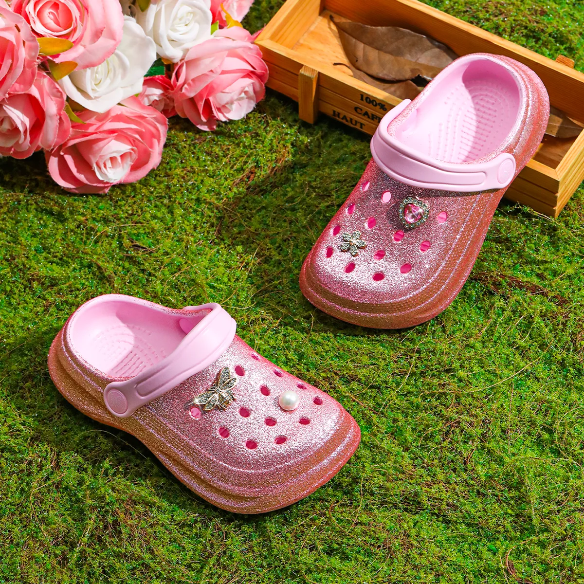 Glitzernde Clogs und Pantoletten für Kinder, leichte EVA-Gartenschuhe, rutschfeste Sandalen, atmungsaktive Slip-On-Schuhe für drinnen und draußen 168 – Detail 5
