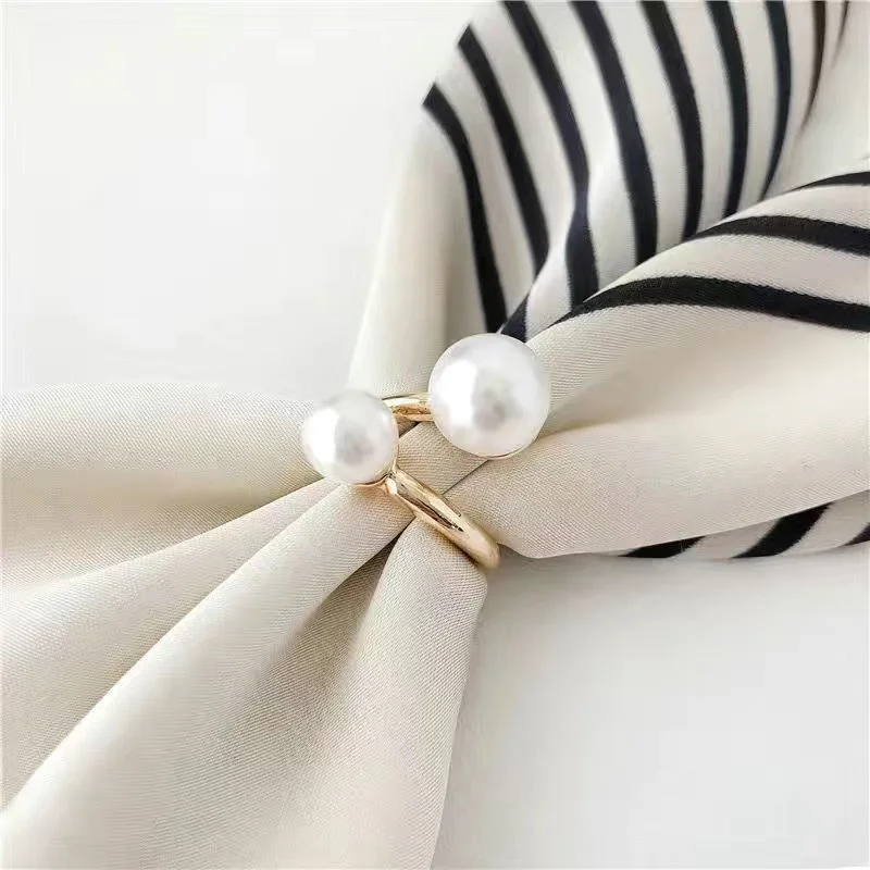 Fashion Pearl Brooches For Women Scarf Buckle Geometry Elegant Scarf Buckle Ring Clothing Accessories