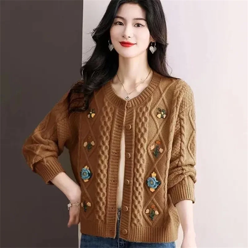 Vintage Embroidered Sweater Coat Women\'s Clothing Spring Autumn 2024 New Knitted Cardigan Short Jacket Round Neck Female Tops