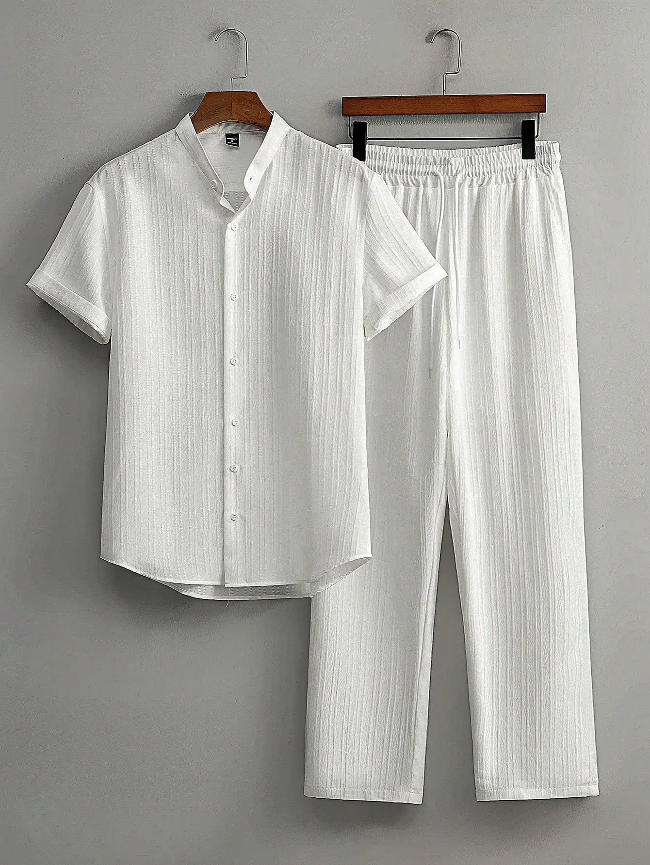 

Men's 2-Piece Casual Set: Textured Short Sleeve Shirt & Drawstring Waist Loose Pants