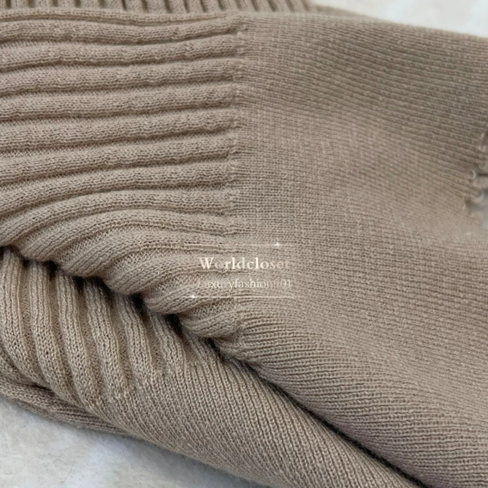 سترة صوفية نحيفة بأكمام طويلة بنية عالية الجودة