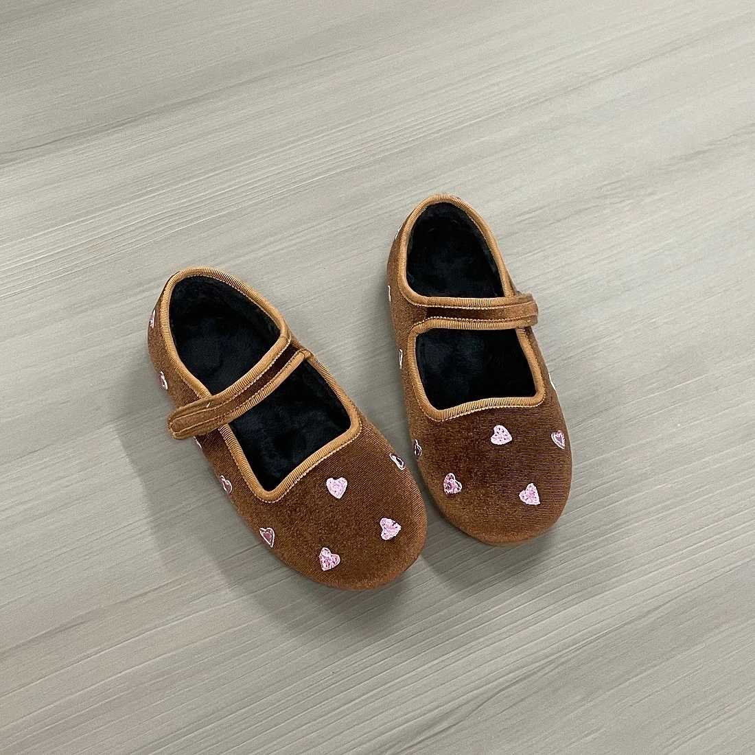 Xingliupi Neue Schuhe Kinder-Prinzessinnenschuhe Outdoor-Tanzschuhe Damenschuhe Samt-Plüsch-Dekoration Herzform – Detail 11