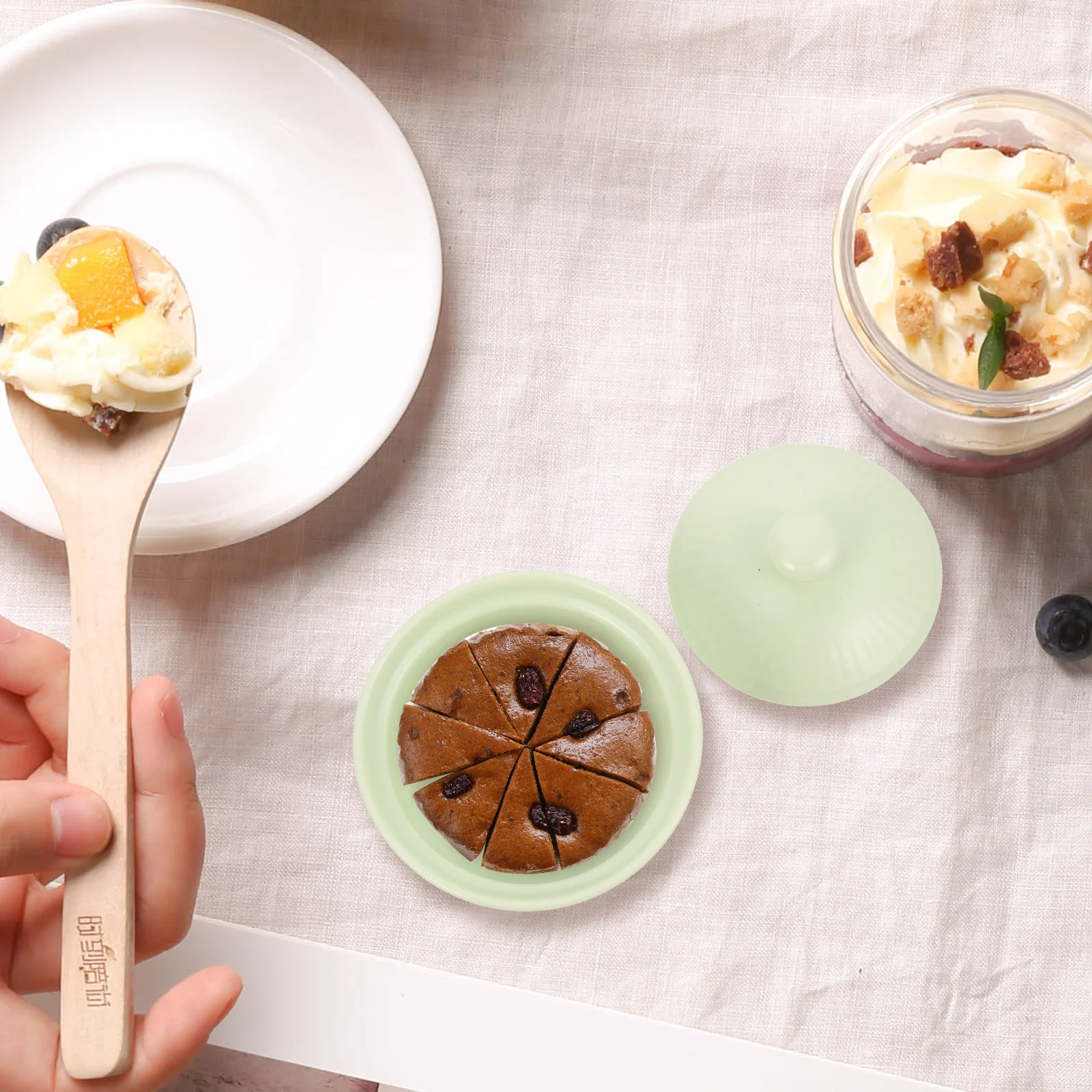 

Ceramic Baking Bowl Green Small Size Soup Pudding Egg Custard Bowl with Lid Chic Design for Home Kitchen