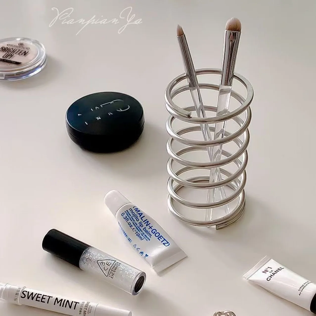 Stainless Steel Toothbrush Holder Metal Bathroom Accessories Tool for Toothpaste Makeup Brush Storage Rack Home Decoration