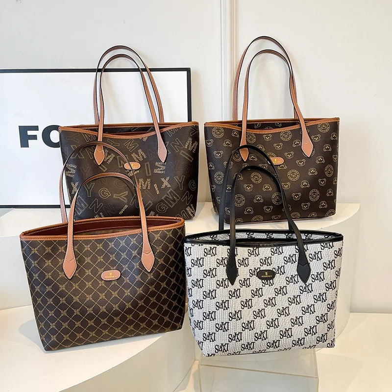 

2025 New Large Capacity Letter Printing Tote Bag Personalized Casual Trend with High Texture Fashionable Portable Underarm Style