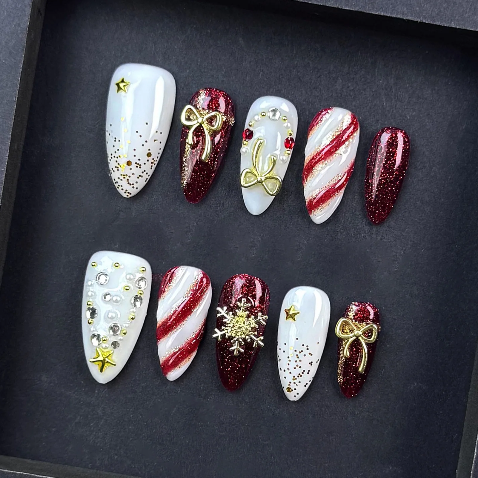 

Золотые банты в виде снежинок, дизайн ногтей, 10 шт., накладные ногти ручной работы на Рождество, полное покрытие, винно-красная полоса, миндалевидные накладные ногти