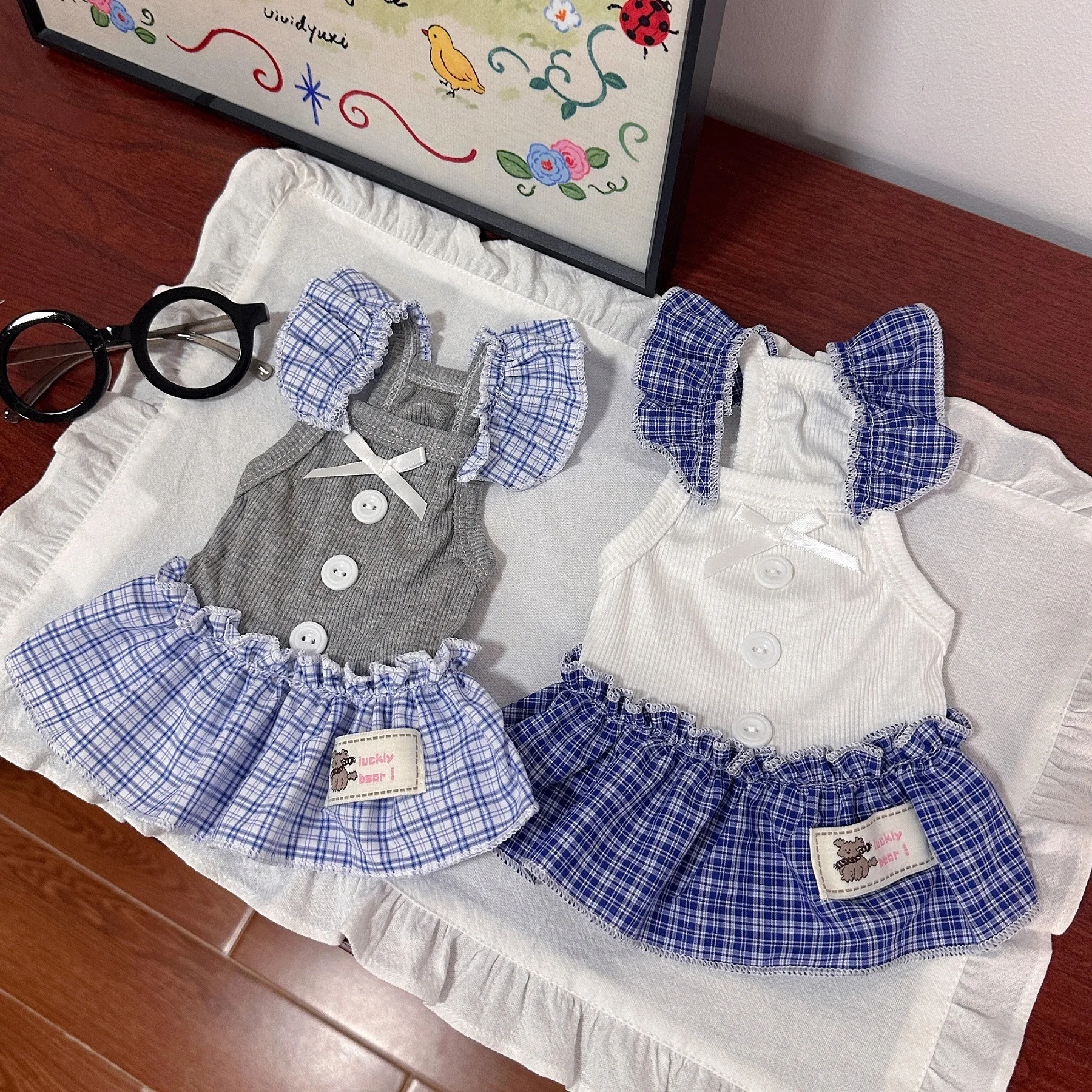 Vestido a cuadros con volantes para perros pequeños - imagen 4