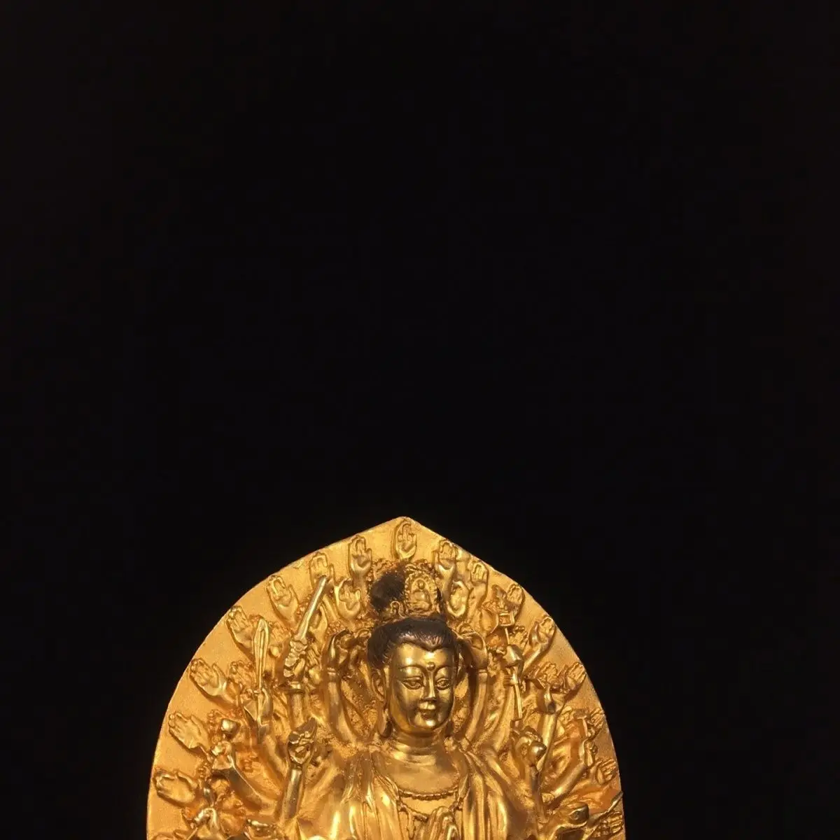 Thousand-hand guanyin bodhisattva goddess buddha Ornament Decoration Tea Pet Figurines Desk Decor Accessories