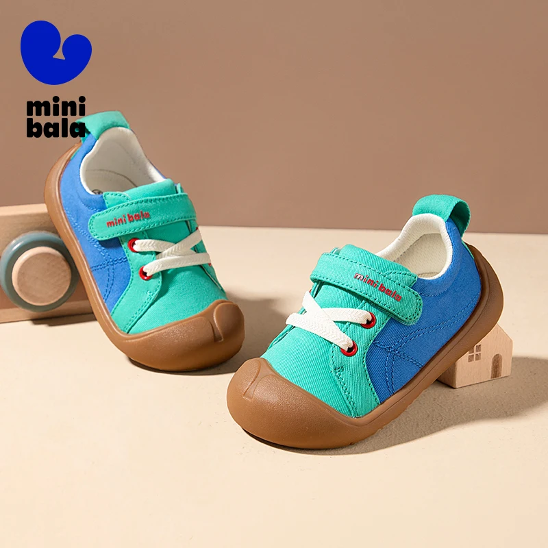 حذاء قماش صغير بالا للأطفال 2025 حذاء كاجوال مقاوم للماء بشريط فيلكرو يسمح بمرور الهواء
