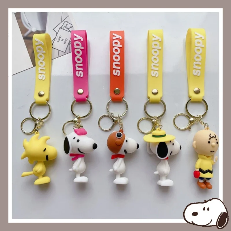 LLavero de PVC de Snoopy Woodstock Charlie, cadena de pareja de dibujos animados, colgante pequeño de goma suave, accesorios de decoración de regalo