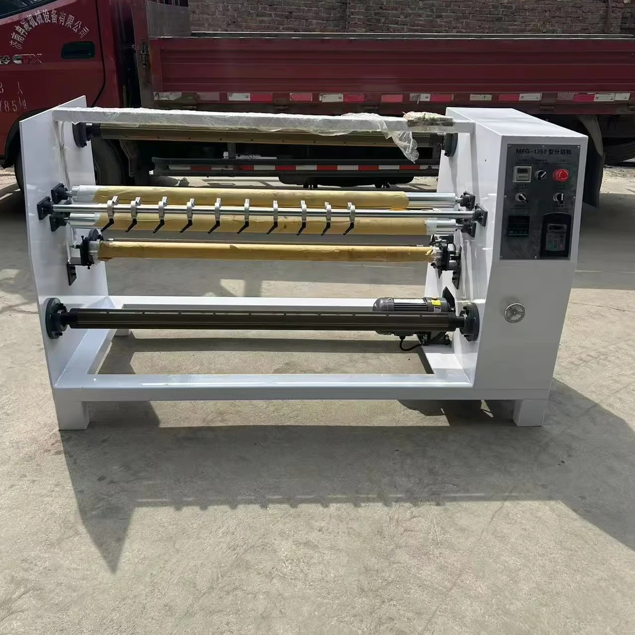 

Высокоскоростная автоматическая машина для резки рулонов с точной системой размотки гибких материалов