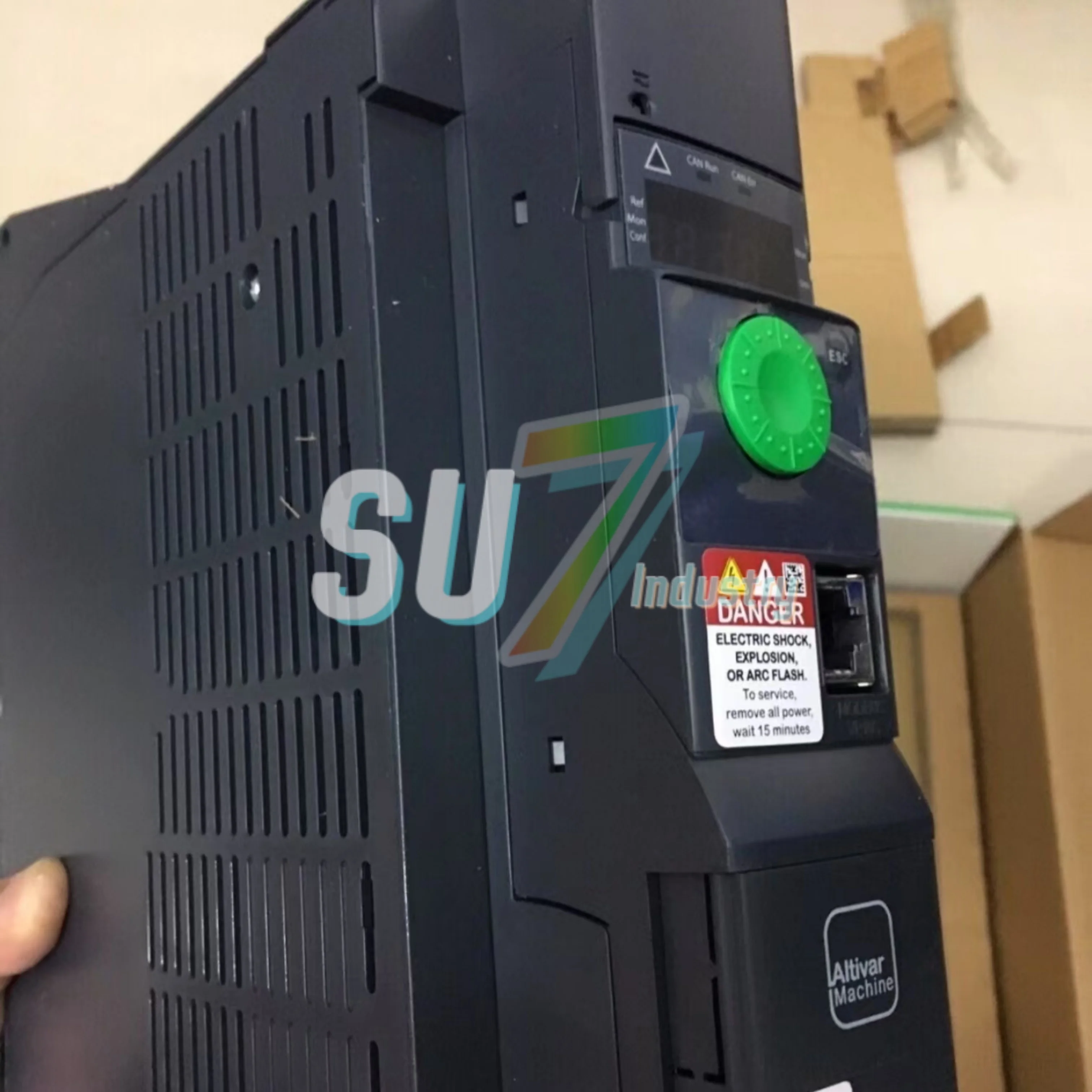 ATV320U22M3C    ATV320U22N4B     Inverter    New In Box