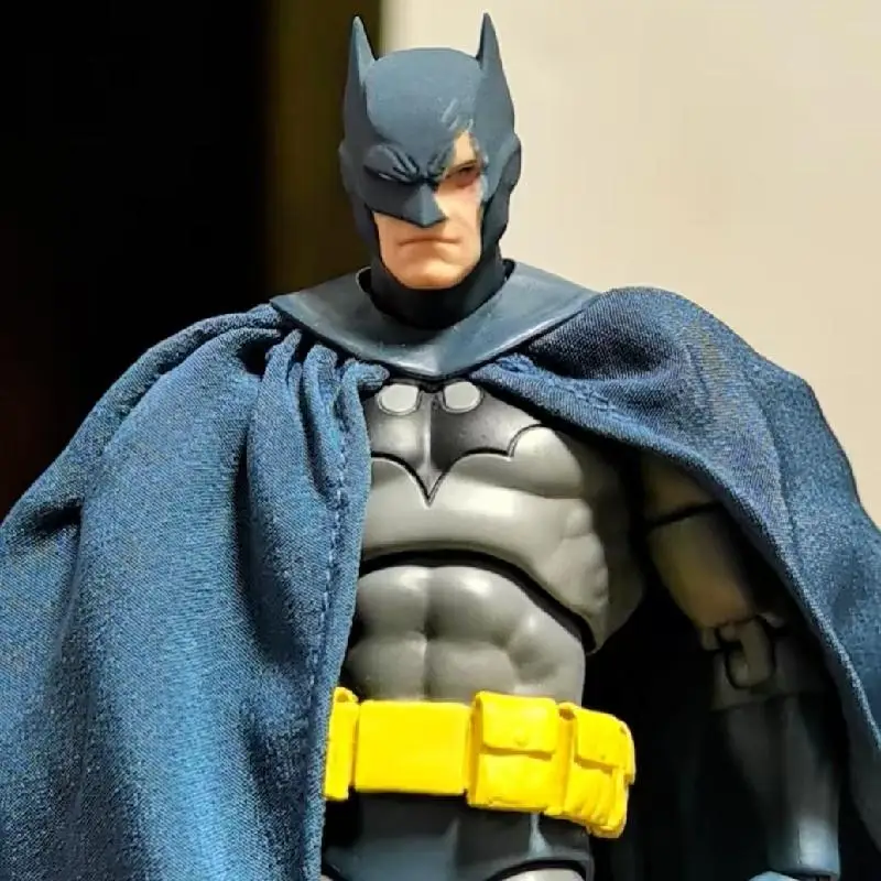 

В наличии Новая фигурка CT Toy Batman Hush Blue Version Mafex 105, модель-статуэтка, подарок, игрушка, подходит для коллекции аниме.