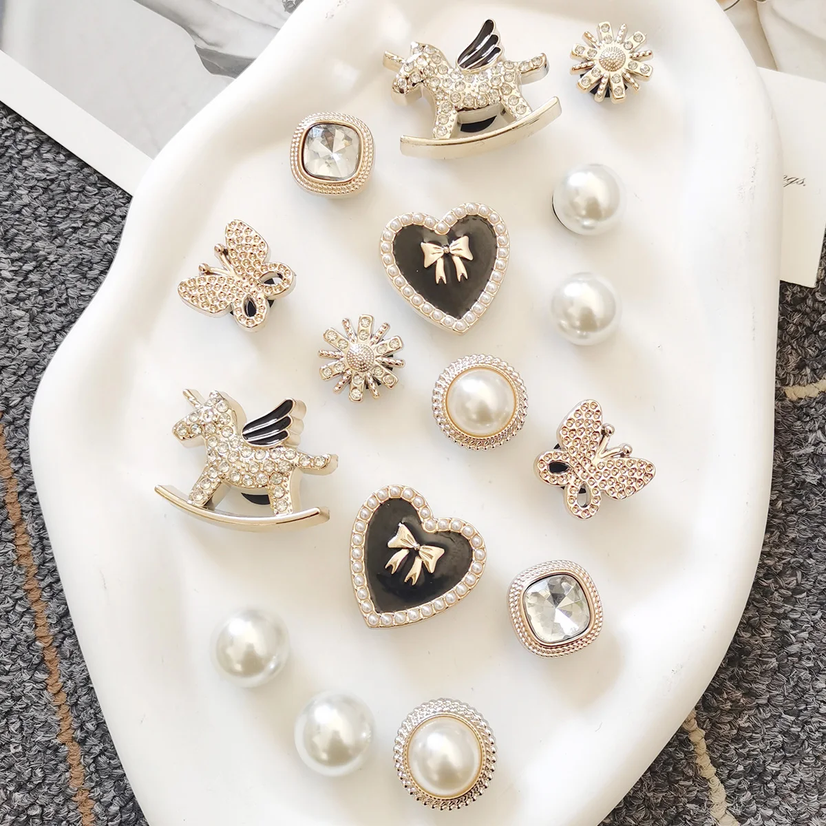 16PCS Heavenly Horse Flower Shoe Charms DIY Accessories Butterfly Bowknot Clogs Shoe Buckles Decorations Heart Shaped Shoe Clips