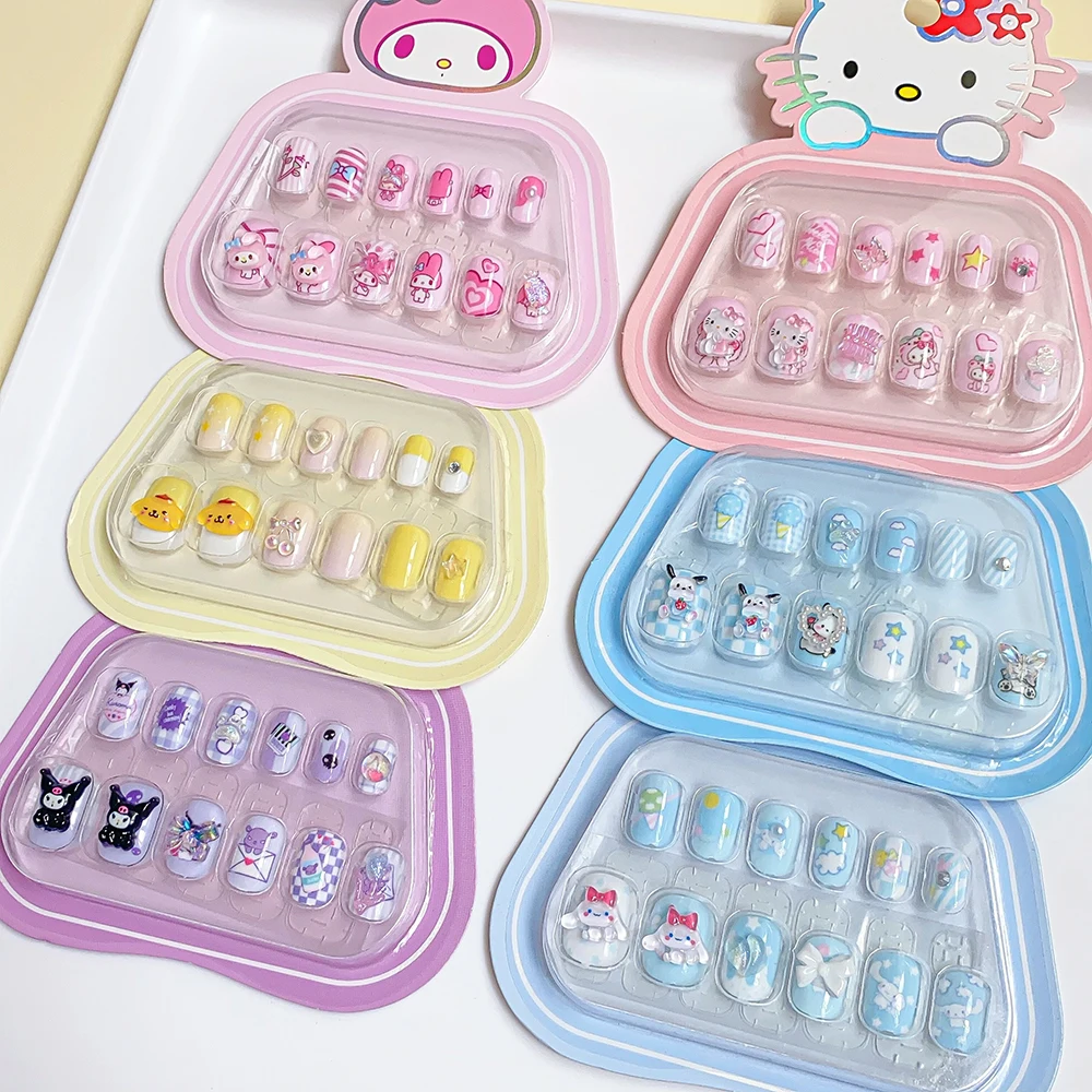 6 colores chica Kuromi Hello Kitty prensa en uñas 12 puntas con pegamento de gelatina juego de uñas postizas Kawaii dibujos animados Anime uñas postizas para regalo de chico