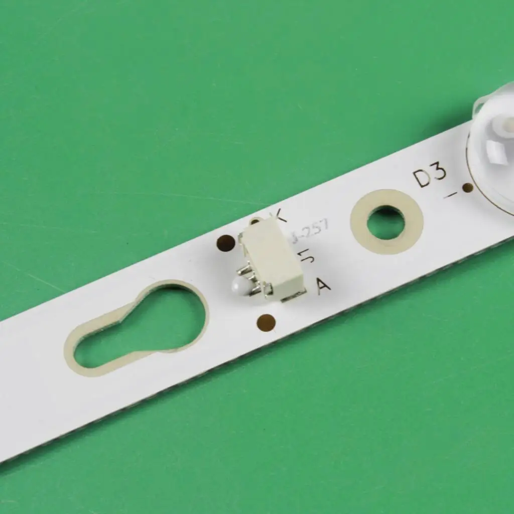 10pcs LED Backlight Strip 5 สําหรับ 32s6500 32s5300 32s6500s 32 "ทีวี LCD L32M5-AZ TCL32D05-ZC22AG-11 LVW320CSDX GIC32LB37