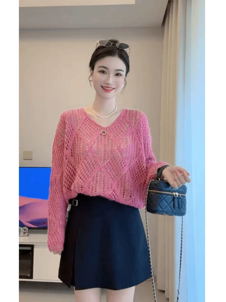 

Корейский вязаный свитер с ажурным дизайном, новинка весенней коллекции, модный женский топ с длинными рукавами и V-образным вырезом, стандартный крой, комфортный.