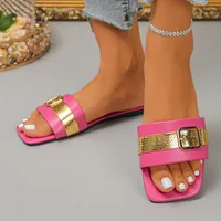 Sandales plates légères pour femmes, chaussures décontractées à décorations métalliques, modèle 2026, à bout carré, avec chaîne, tongs de plage pour femmes. 3