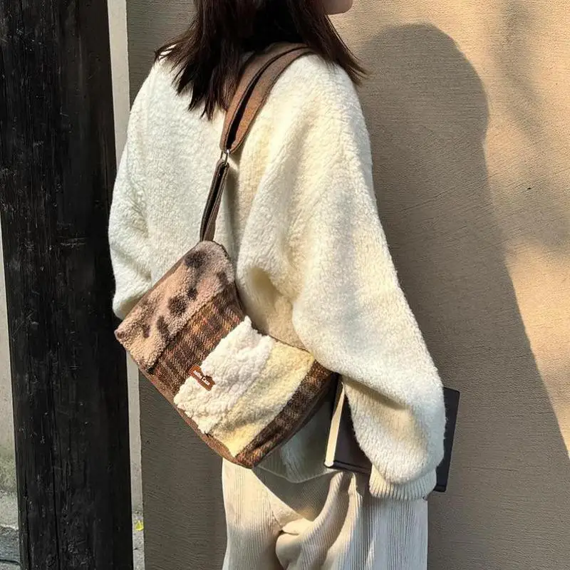 

Осенне-зимняя модная женская сумка контрастного цвета с имитацией овечьего флиса, горизонтальная квадратная женская сумка на одно плечо с перекрестным плечом